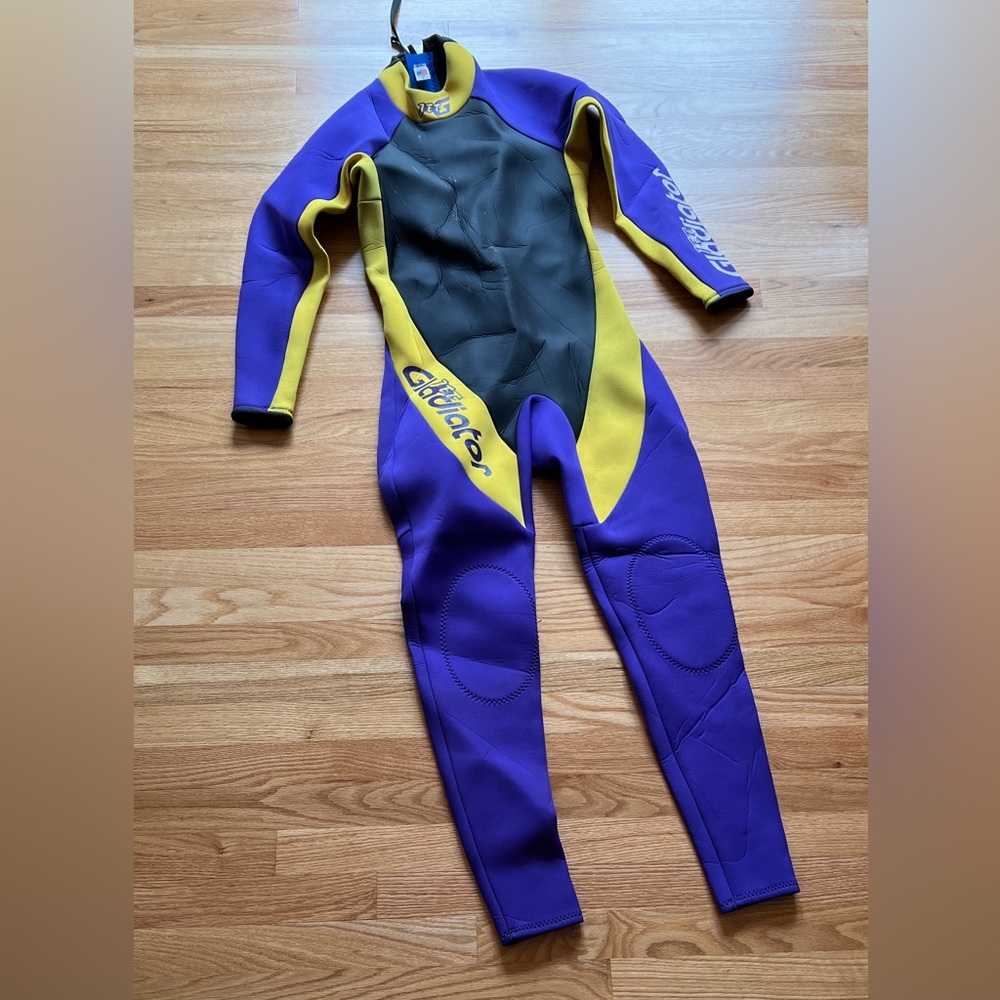 Wet suit
